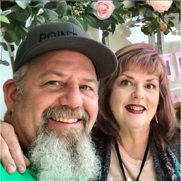 Meet your Posher, Anita - Picture 1 of 7